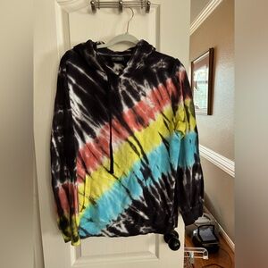 New without tags. Hollywood‎ the Jean people.  Has medium oversized hoodie.